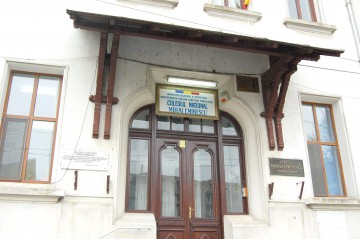 Cei mai talentaţi elevi eminescieni se reunesc la Teatrul de Stat